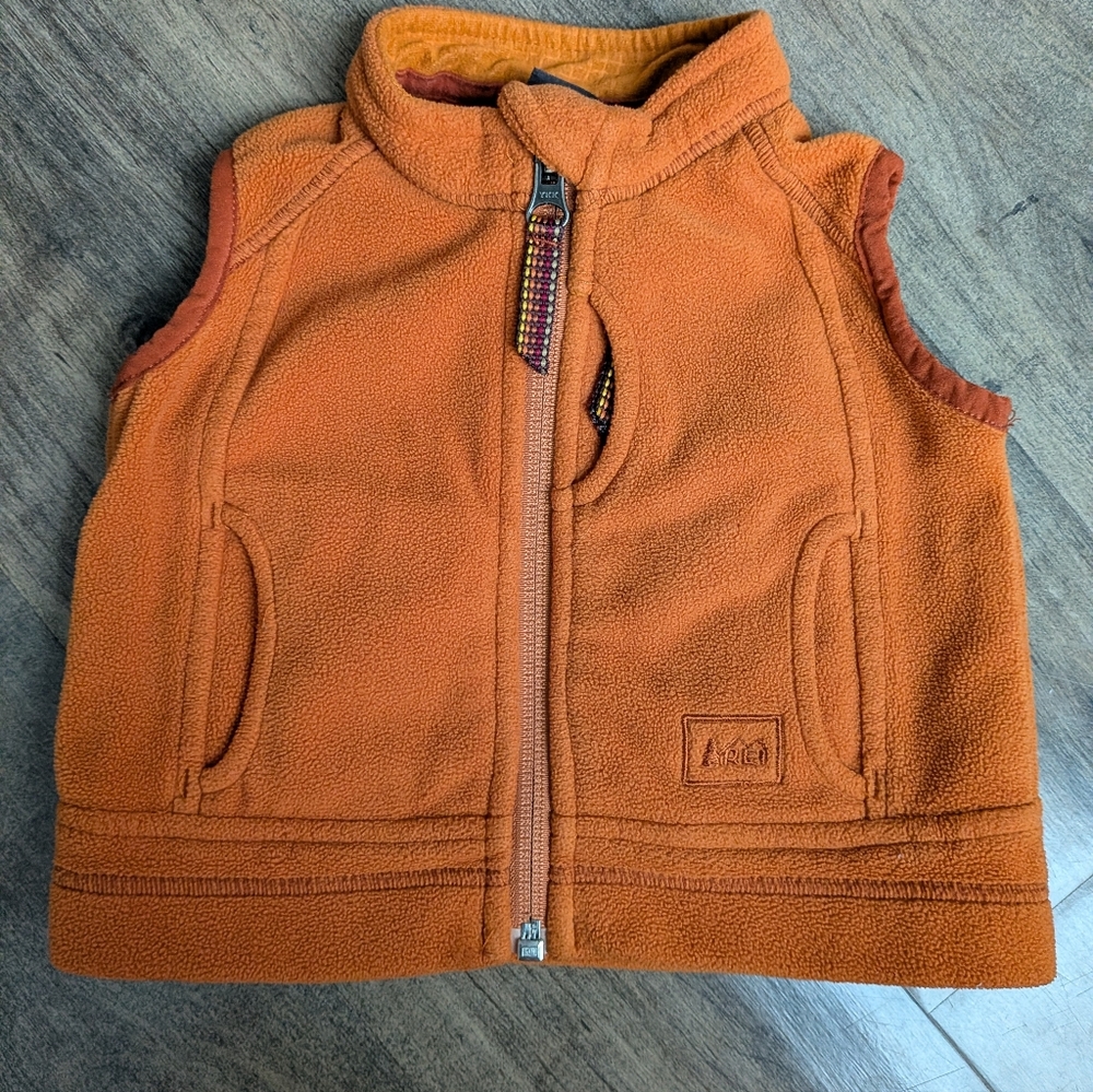 REI Co-op Toddler Fleece Vest - Burnt Orange - Size 6M ADORABLE!